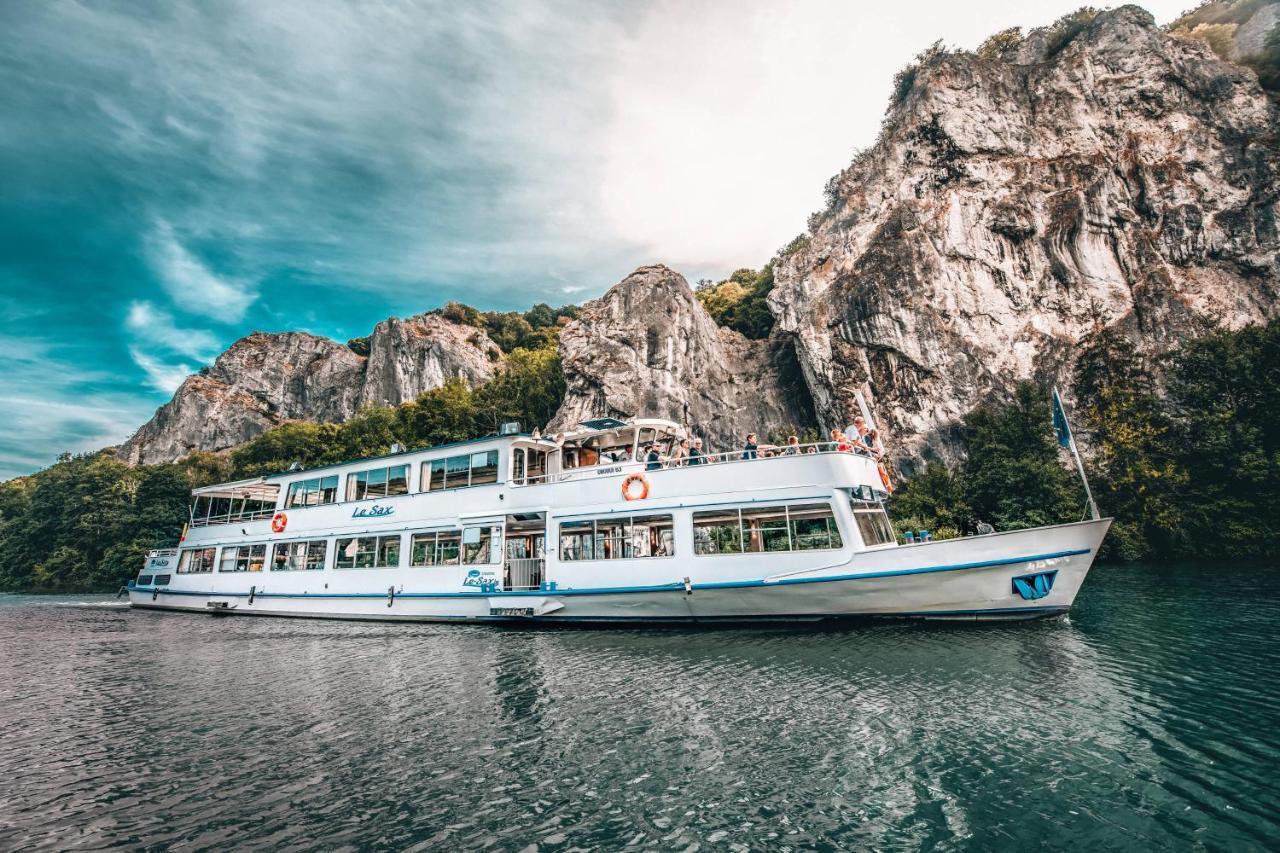 Gite De La Tour - Dinant Evasion エクステリア 写真